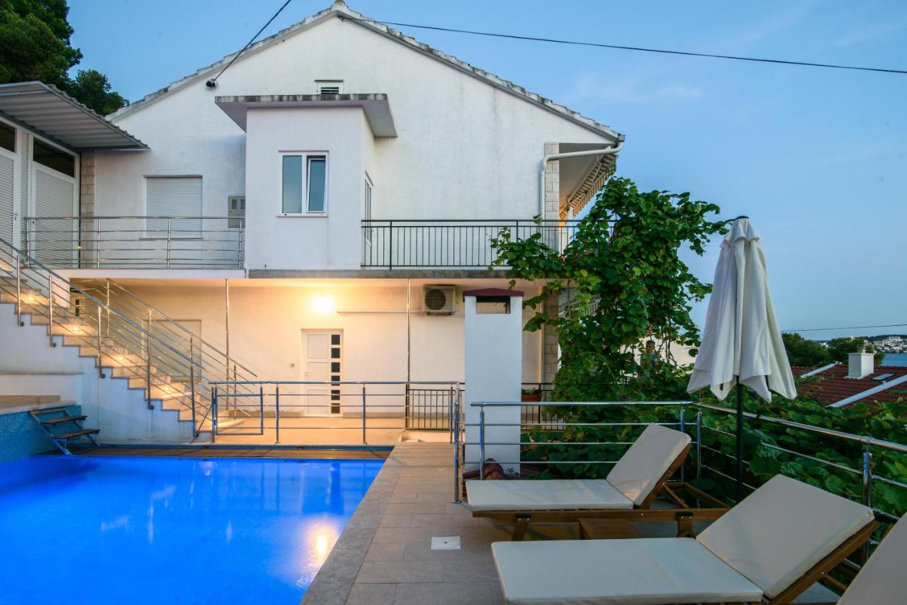 Mastelic Apartment *